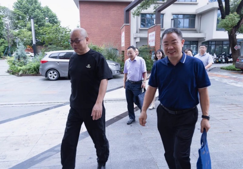 “跨界×直播▪会聚同行”省委网信办雷艳林处长调研宝宝秀传媒，共探行业新范式